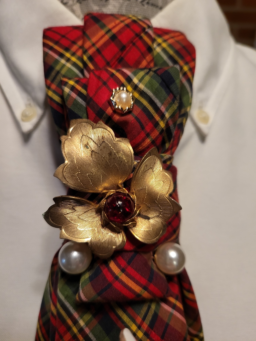 Vintage Gold Flower Brooch w/Red Stone & Pearls  Women Jewelry Make Me An Off